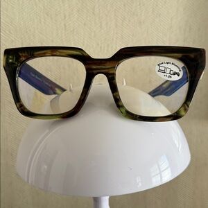 Stylish Blue Light Blocking Readers - new- +1.25